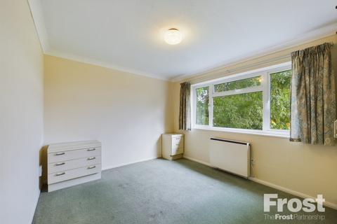 2 bedroom apartment for sale, Cumberland Road, Ashford, Surrey, TW15