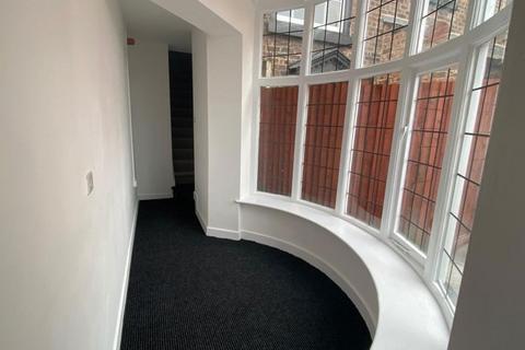 2 bedroom apartment to rent, 9 Garden Lane, Altrincham. WA14 1EU