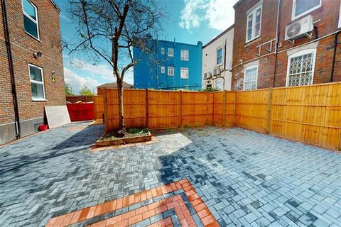 undefined, High Road, South Woodford, E18