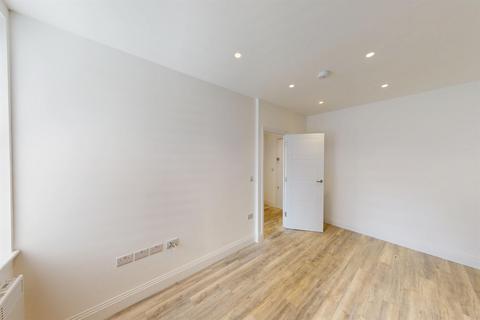 1 bedroom apartment to rent, High Road, South Woodford, E18