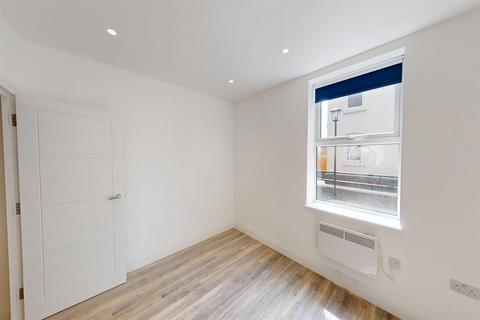 1 bedroom apartment to rent, High Road, South Woodford, E18