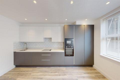 1 bedroom apartment to rent, High Road, South Woodford, E18