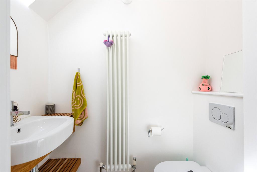 En Suite Cloakroom