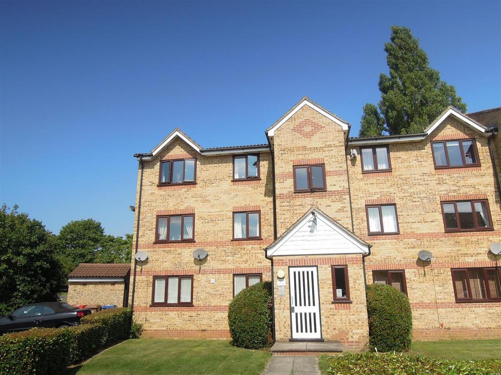 Prestatyn Close, Stevenage, SG1 2AQ 1 bed apartment to rent £1,050