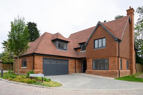 5 bedroom detached house for sale, Tonbridge Road, Hildenborough, Tonbridge