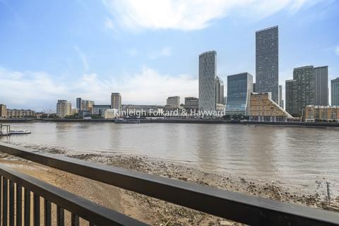 3 bedroom apartment to rent, Rotherhithe Street Surrey Quays SE16