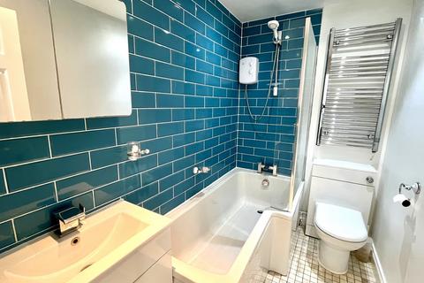 25 Ranyard Close, Chessington, KT9 1HR