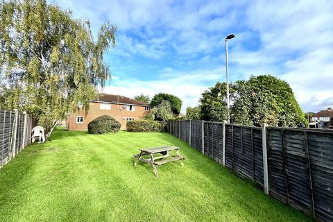 25 Ranyard Close, Chessington, KT9 1HR