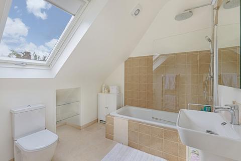 12 Southwood Avenue, London, N6 5RZ