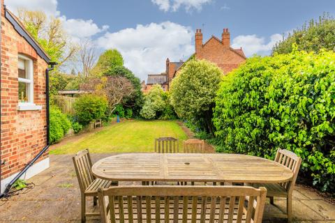 12 Southwood Avenue, London, N6 5RZ