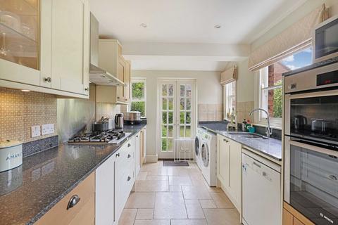 12 Southwood Avenue, London, N6 5RZ