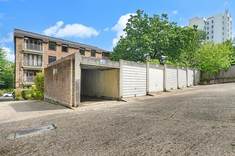 Garage for sale, Avenue Road, N6