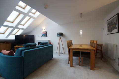 2 bedroom apartment for sale, Mill Street, Uppermill OL3