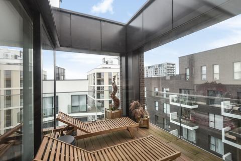 2 bedroom flat for sale, The Roper, 48 Reminder Lane, Lower Riverside, Greenwich Peninsula, SE10