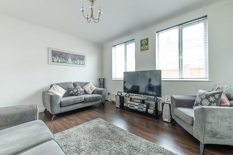 3 bedroom maisonette for sale, Southcroft Road, Furzedown, London, SW16