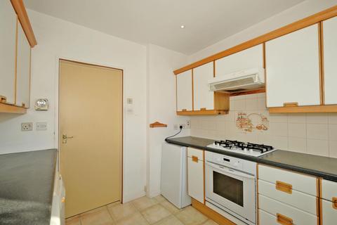 14 Grove Crescent, Aberdeen, AB16 5DW