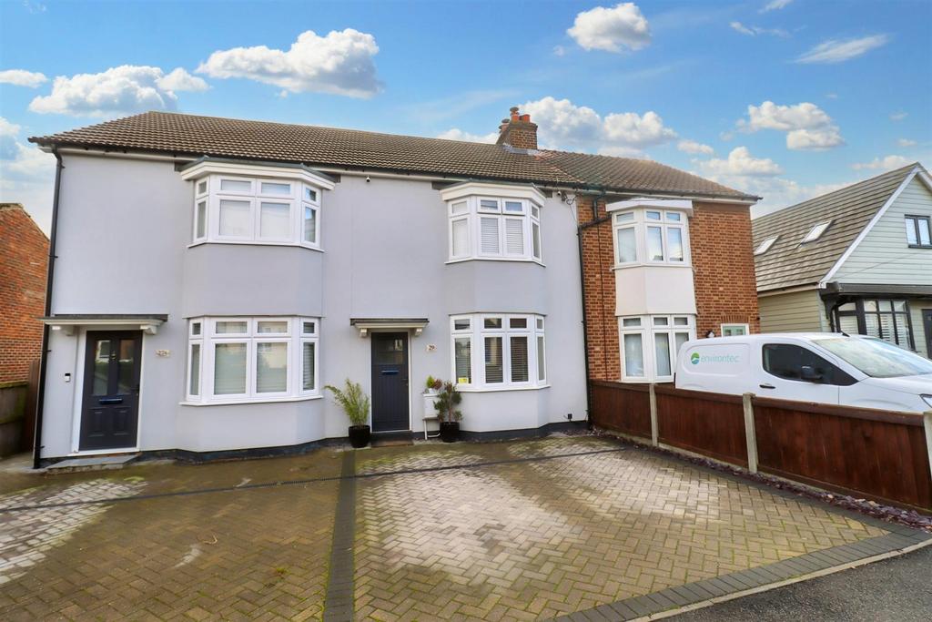 Park Drive, Braintree 2 bed terraced house for sale £325,000