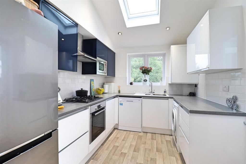 Park Drive, Braintree 2 bed terraced house for sale £325,000