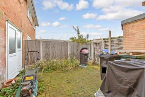 16 Cross Green, Basildon, SS16 5QW