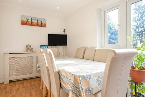 3 bedroom end of terrace house for sale, Magpie Place, Watford WD25