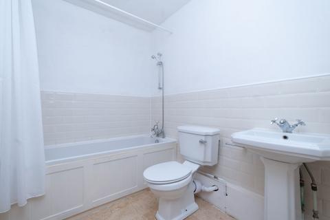 2 bedroom flat for sale, Old Dover Road, Canterbury, CT1