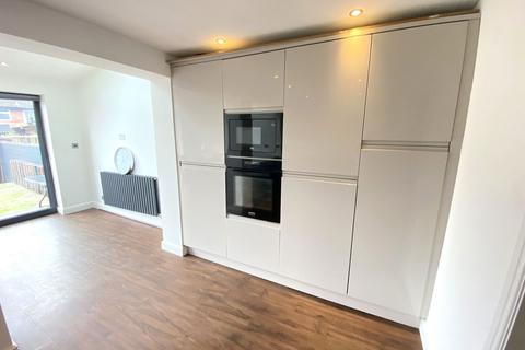 11 Camberwell Way, Royton, Oldham, OL2 5TL