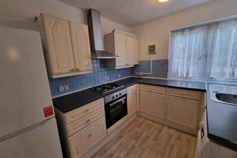 2 bedroom flat to rent, Eastney Road, Croydon