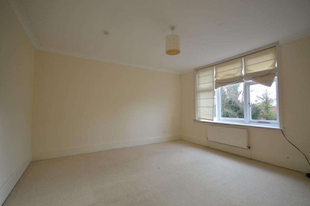 Crossways Road, Grayshott, Surrey, GU26 2 bed apartment to rent £