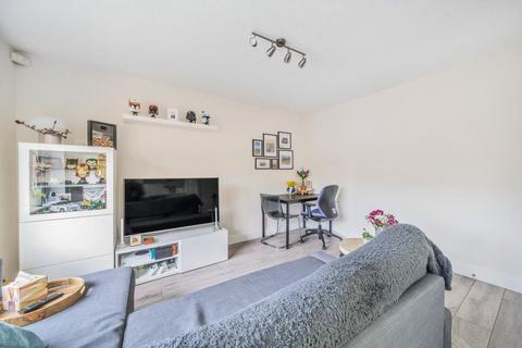 1 bedroom maisonette for sale, Bagshot,  Surrey,  GU19