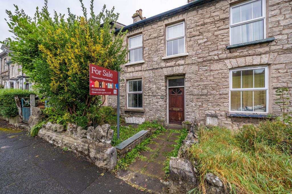 Windermere Road, Kendal, LA9 2 bed terraced house for sale £200,000