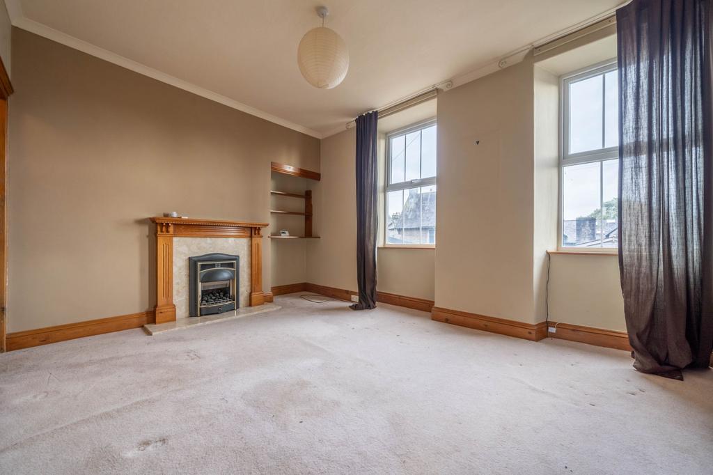 Windermere Road, Kendal, LA9 2 bed terraced house for sale £200,000