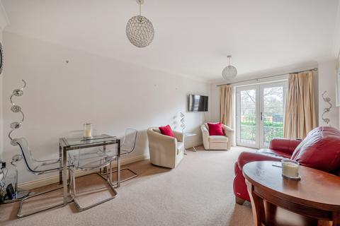 2 bedroom flat for sale, Laura Close, Compton, Winchester, Hampshire, SO21