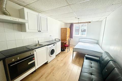 Studio to rent, Kember Street, Islington, , London N1