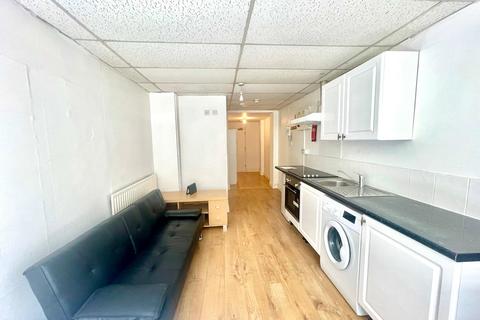 Studio to rent, Kember Street, Islington, , London N1