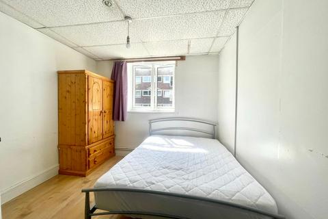 Studio to rent, Kember Street, Islington, , London N1