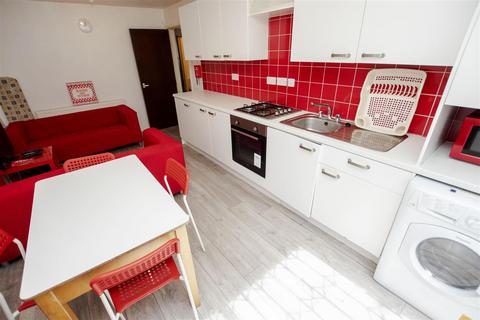 4 bedroom house to rent, Keneggy Mews, Birmingham B29