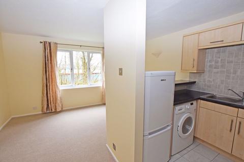 94 Adams Way, Alton, GU34 2UZ