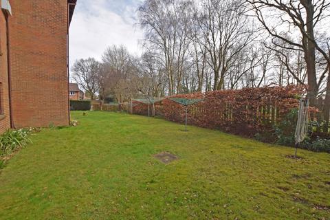 94 Adams Way, Alton, GU34 2UZ