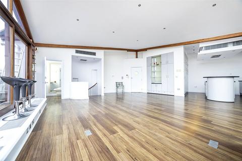 3 bedroom penthouse to rent, Triangle Court, Three Oak Lane, Shad Thames, London, SE1