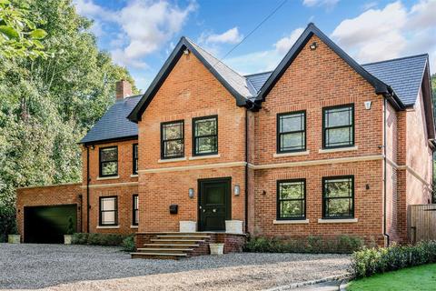 1 Cunliffe Close, Headley, Epsom, KT18 6EG