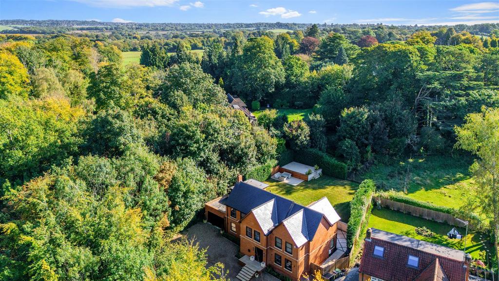 CUNLIFFE CLOSE, 1 DRONE (5).jpg