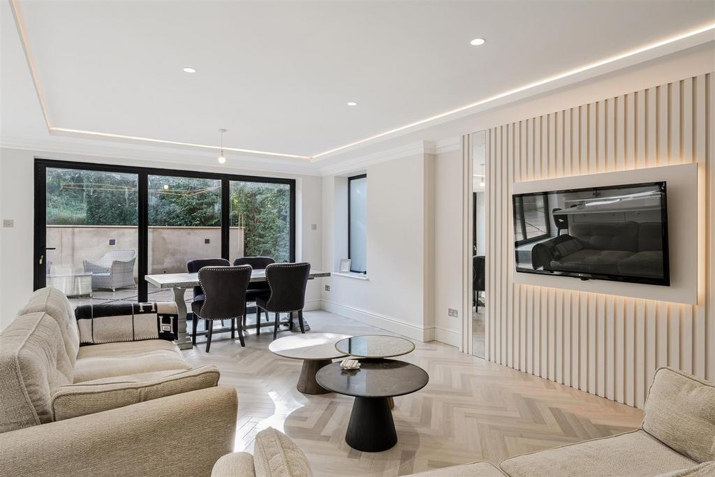CUNLIFFE CLOSE, 1 (26).jpg