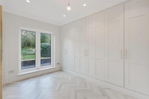 1 Cunliffe Close, Headley, Epsom, KT18 6EG