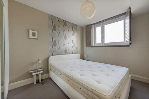 2 bedroom flat for sale, Semley Place, London SW1W