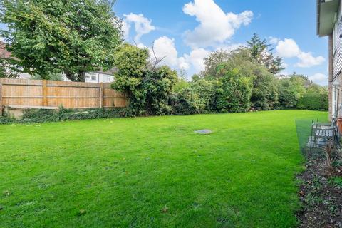 2 bedroom apartment for sale, Hove Gardens, Sutton