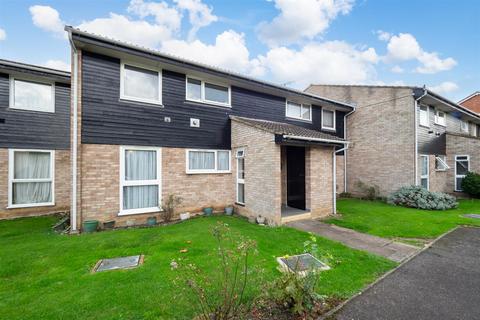 9 Hove Gardens, Sutton, SM1 3EZ