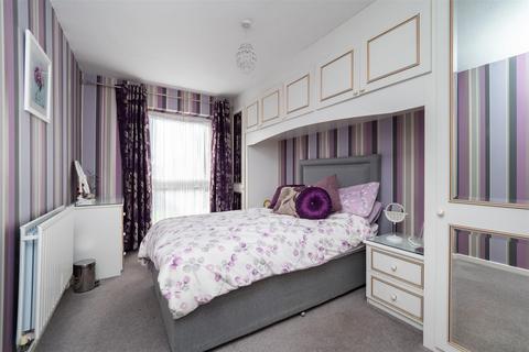 9 Hove Gardens, Sutton, SM1 3EZ