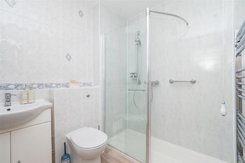 9 Hove Gardens, Sutton, SM1 3EZ