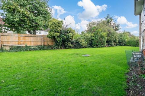 9 Hove Gardens, Sutton, SM1 3EZ