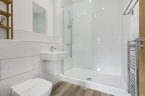 15c Vale Road, Sutton, SM1 1QH